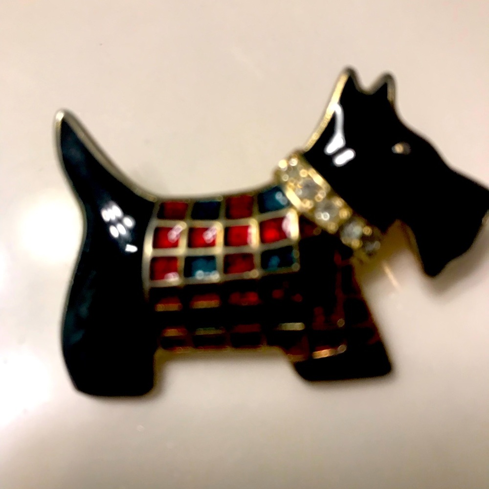Scottie dog brooche